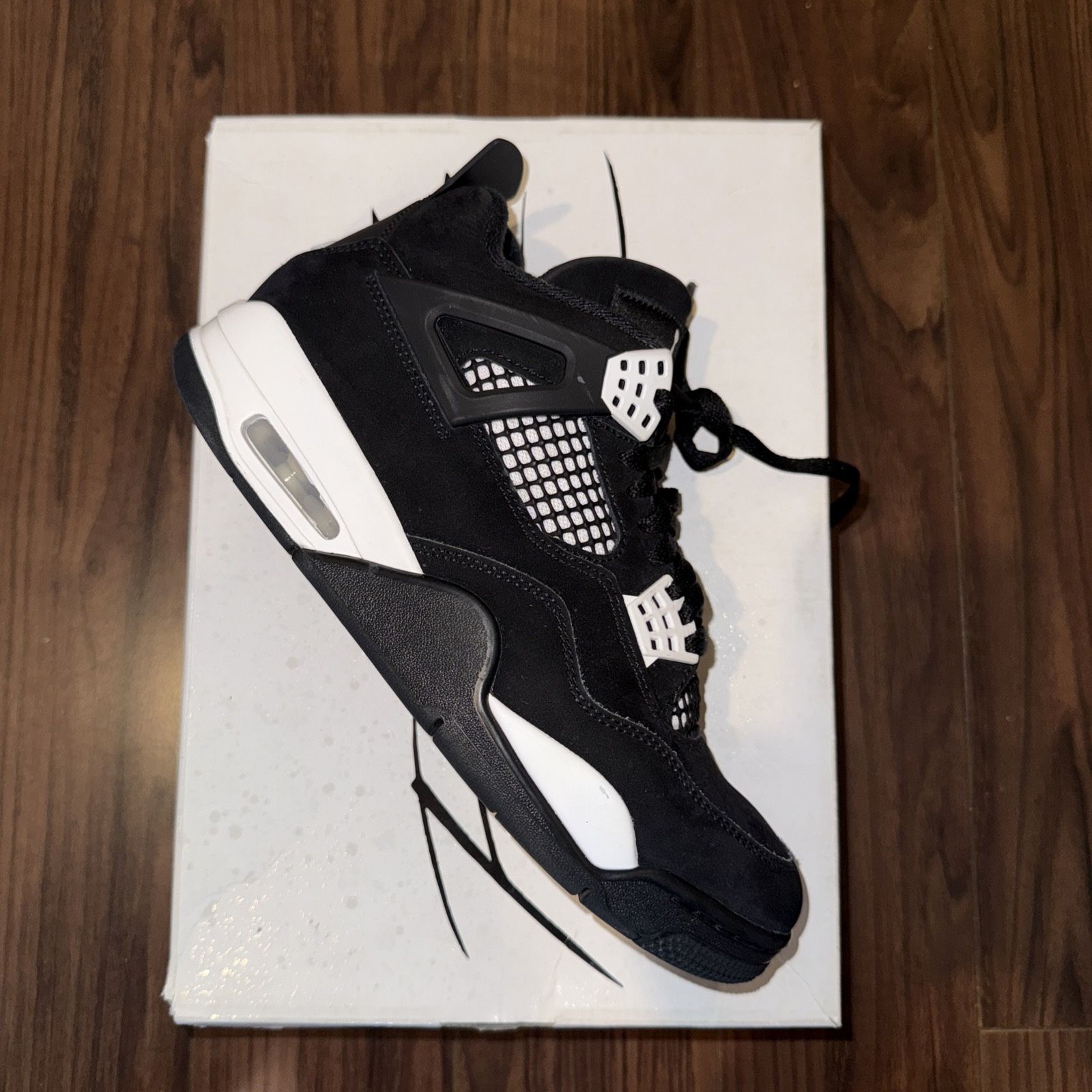 Jordan 4 White Thunder