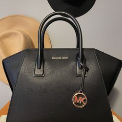 Michael Kors Avril Tote- Large