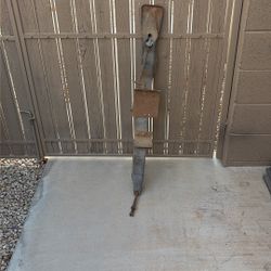 C10 Spare Tire Under Bed Holder Free