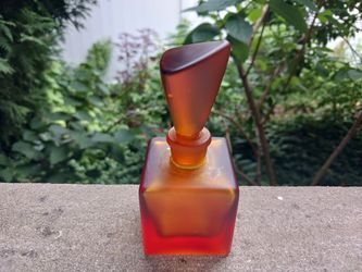 VINTAGE PERFUME BOTTLES