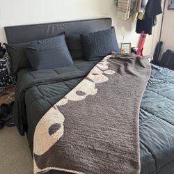 Vaules Upholstered Platform Bed — Queen