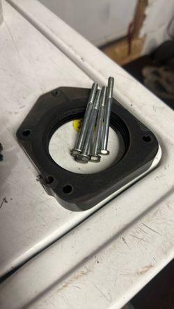 Intake spacer