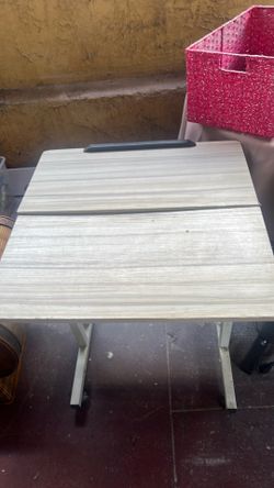 Laptop desk