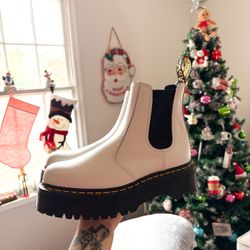Brand New Chelsea Dr Marten Platform Boots