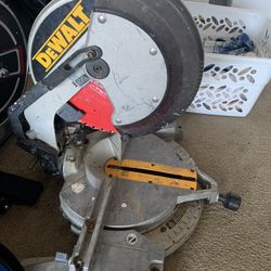 dewlt 12" compound mitter saw electric