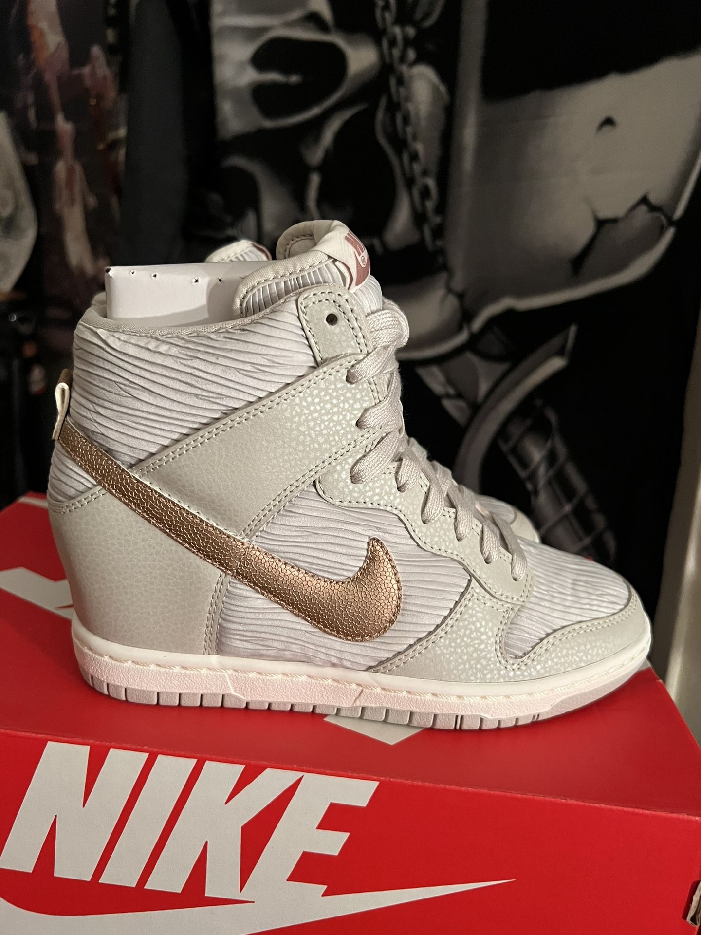 Dunk Sky Hi Essential (women's)