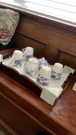 Churchill England Tea Set