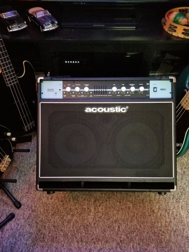 Acoustic B600c bass amp 600w