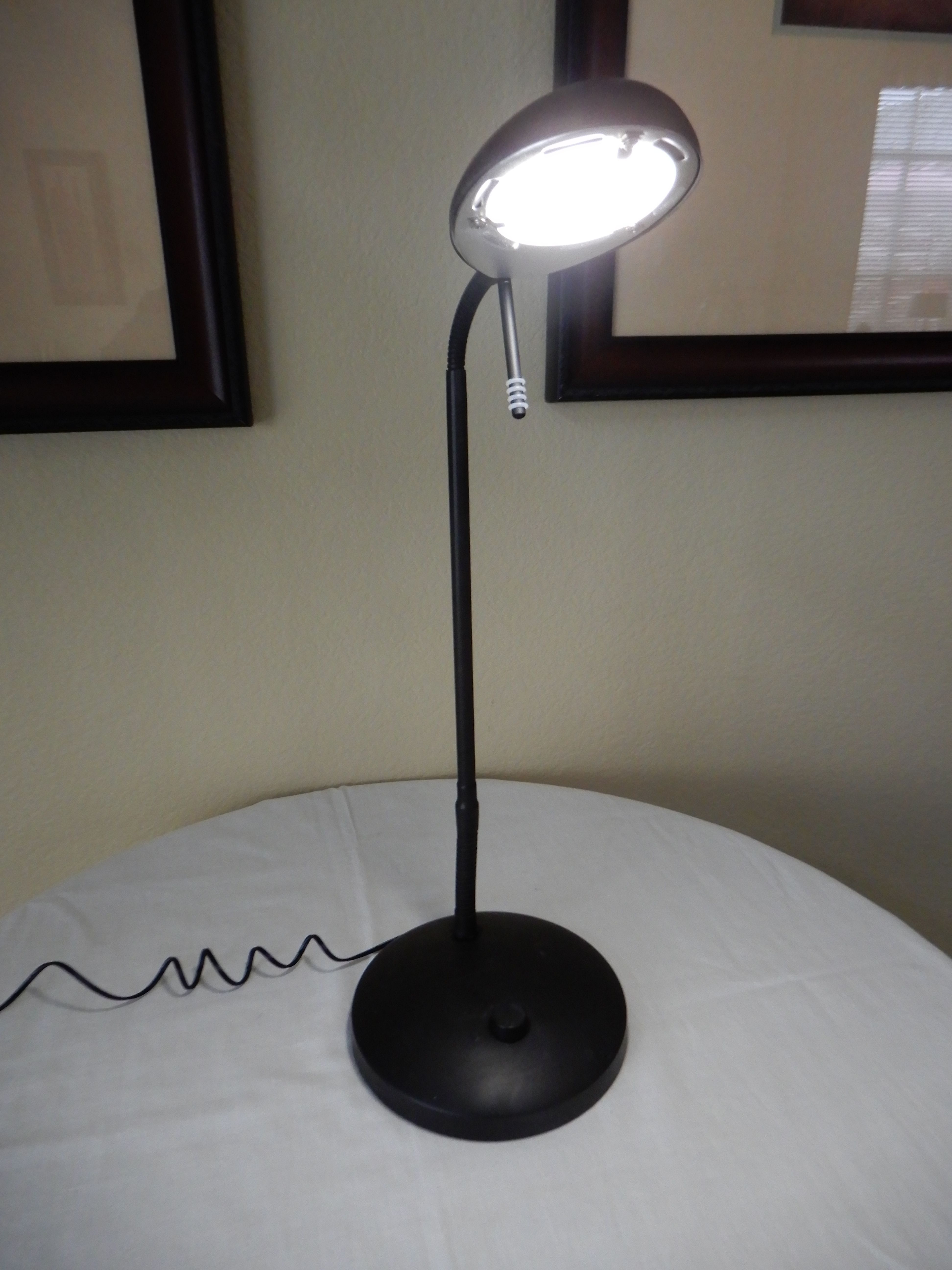 Portable Luminaire Task Light - Halogen Desk lamp - Black - Adjustable Arm