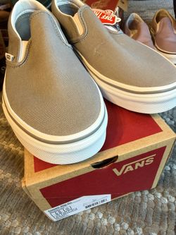 Women Vans Size 9 
