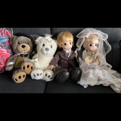 Precious Moments Bride and Groom  Dolls 