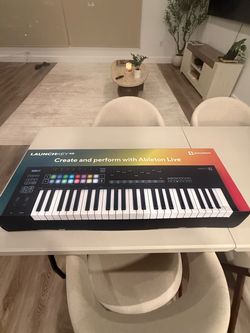 Novation Launchkey 49 MIDI Keyboard Controller
