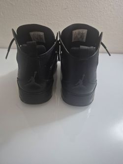 Mens size 8 sneakers