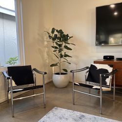 2x Le Corbusier Chairs