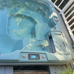 Jacuzzi 6 Seater 