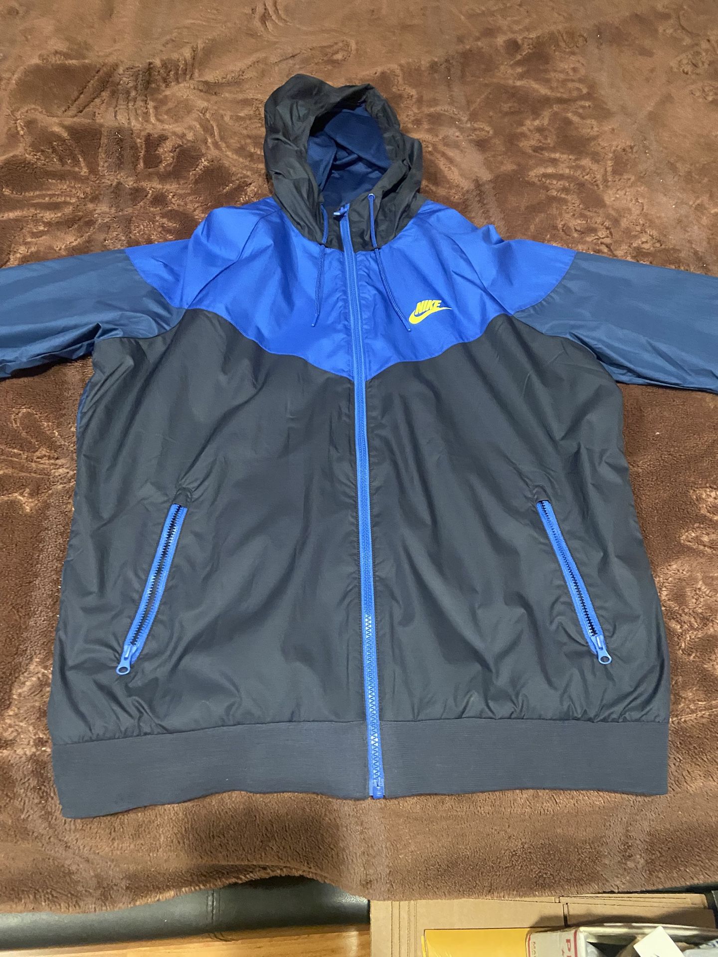 Nike Mens Windbreaker Size Medium Blue Used Excellent Condition
