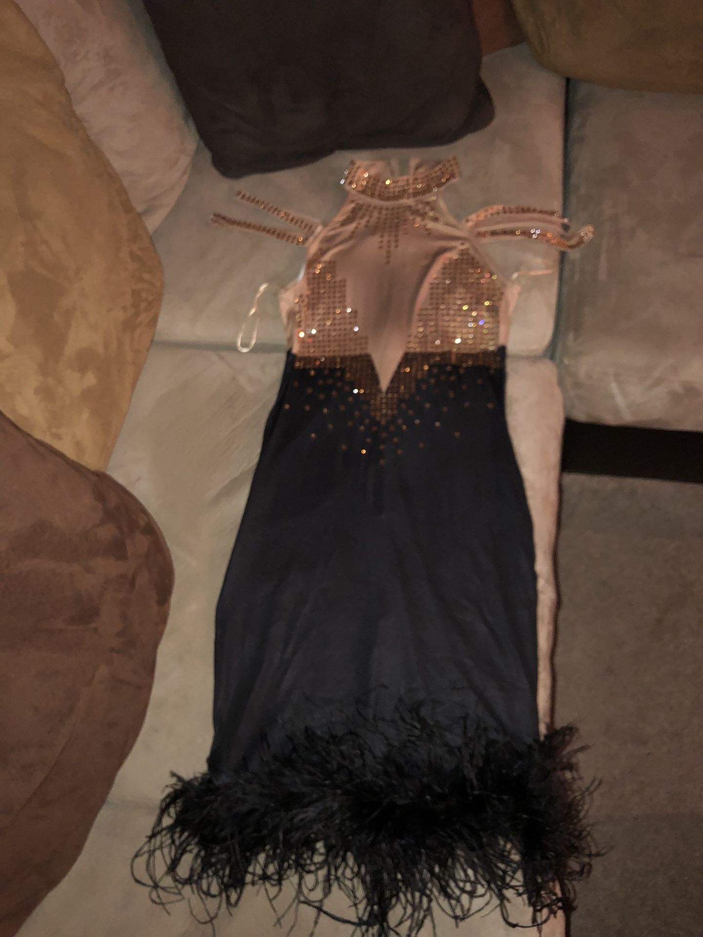 Rhinestone bodycon dress size M worn once perfect form New Year’s Eve for Sale in Chula Vista