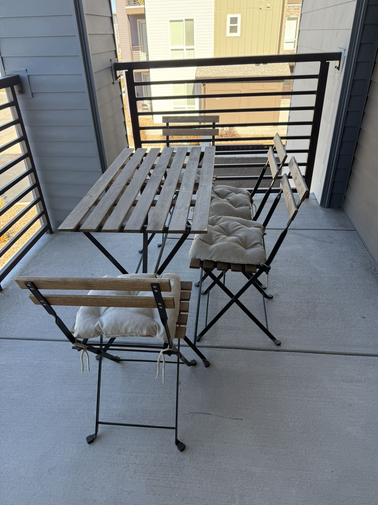Outdoors Table And Chairs Set