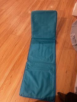 Portable Beach Mat Lounge Chair – Folding Beach Chair – Open Box