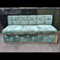 Moving, MUST GO TODAY!!! • Jackknife SofaBed - Ideal for Van Builds, Campers, or Tiny Homes! 
