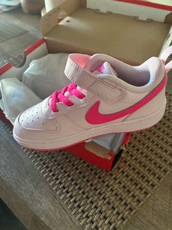 New girls nikes girls size 10