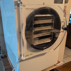 Harvest Right Freeze Dryer 4-Trays 2 -Pumos