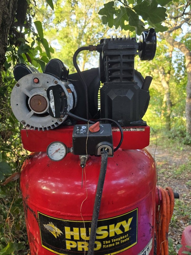 Husky Pro 60 Gallon Air Compressor – Heavy Duty – Great Condition