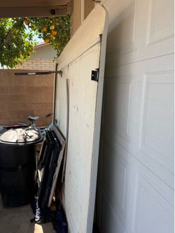 Truck bed cover