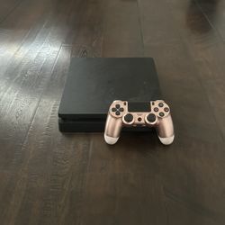 PS4 Slim 