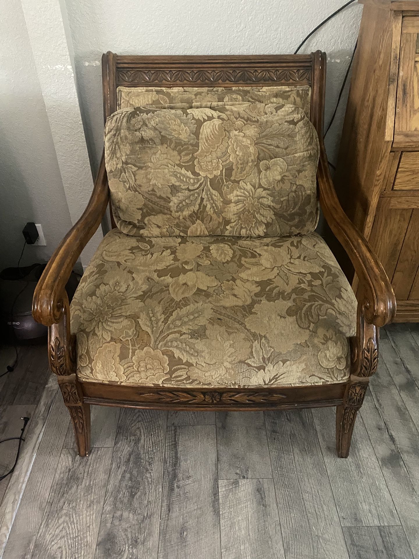 Free Chair With Ottoman