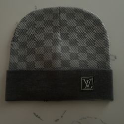 beanie i offer shipping!