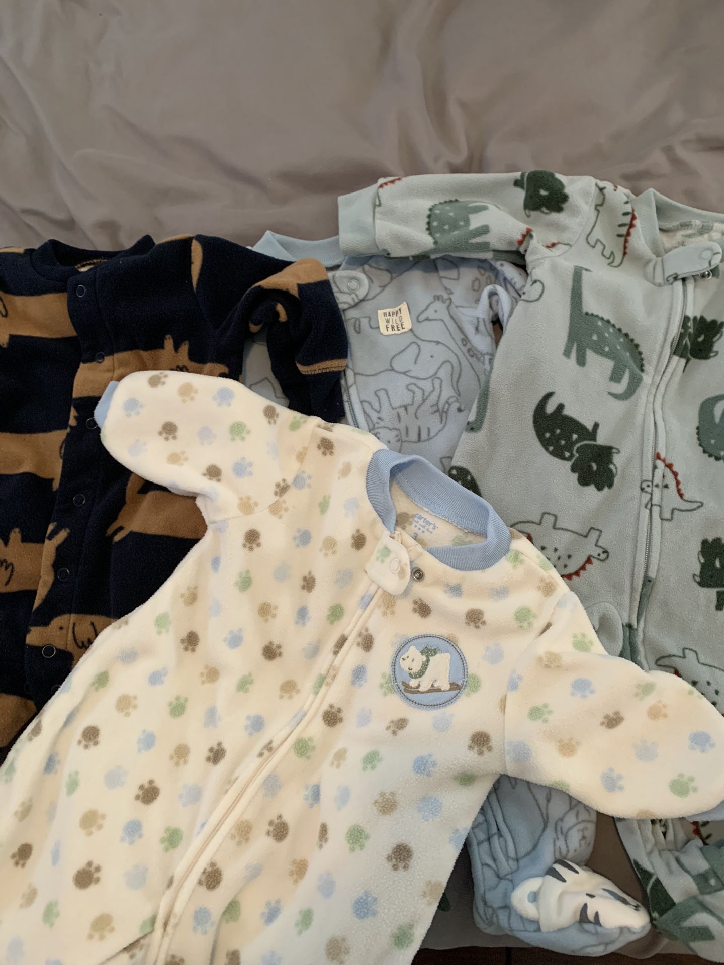 Newborn & 3mos Fleece Pajamas. 