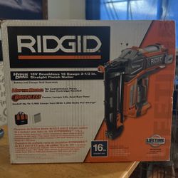 Rigid 16g 2-1/2 Straight Finish Nailer (Tool Only) 