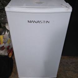 4.4cf Refrigerator