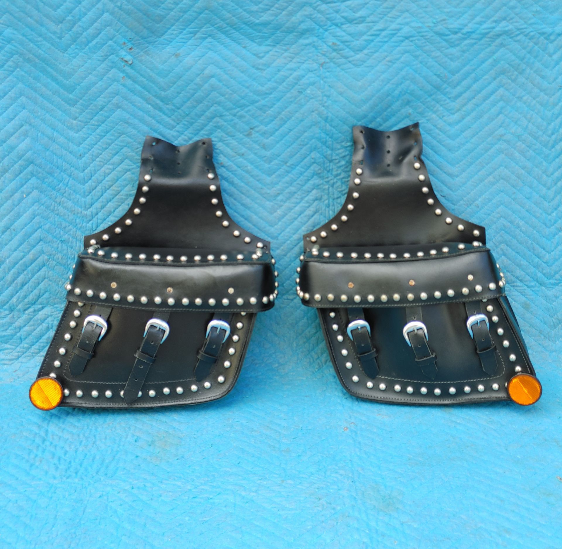 Vintage Throw Over Motorcycle Studded Leather Saddlebags Saddle Bags Harley Davidson Indian Honda Yamaha Suzuki Kawasaki Bobber Chopper Cruiser 001