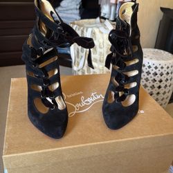 Christian Louboutin Paris