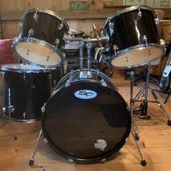 Sound Percussion Drum Kit (used)