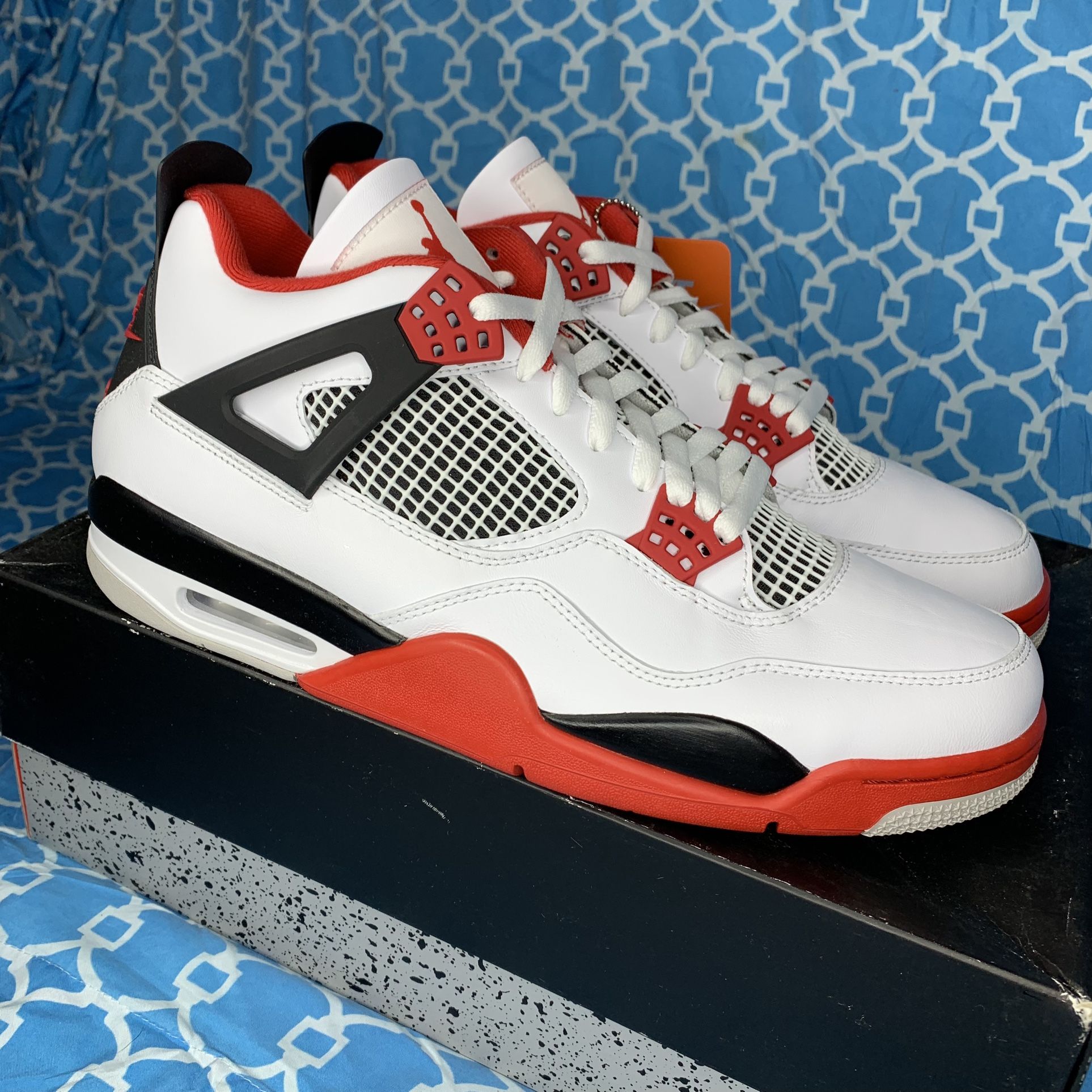 Nike Air Jordan Men's size Fire red retro og black white bred