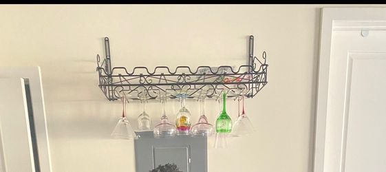 Wall-Mounted Metal Wine Glass Rack