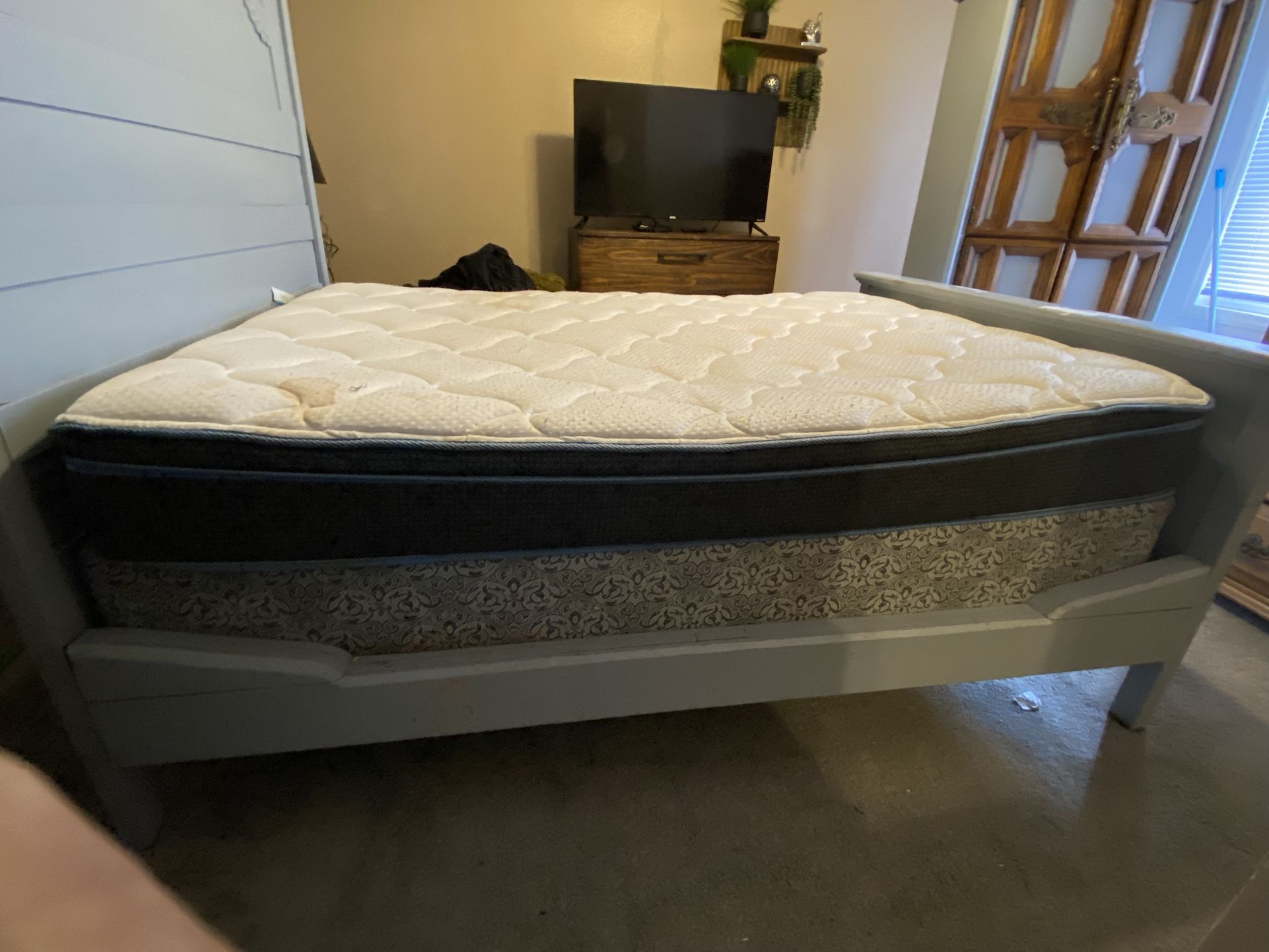 FREE Full Size Mattress And Box Spring