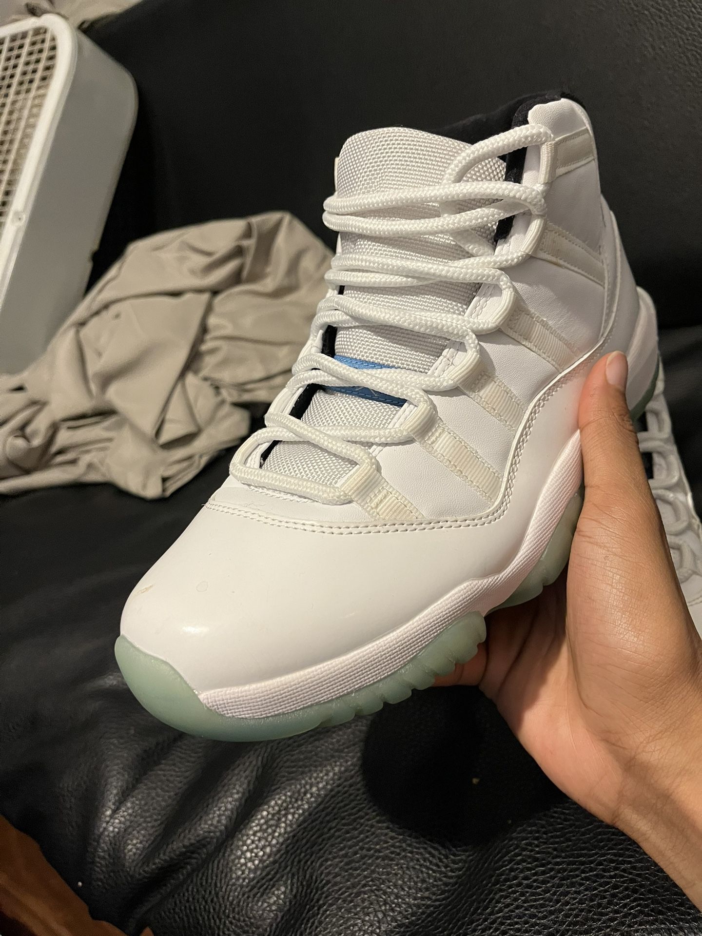 Jordan 11 Legend Blues Size 8.5