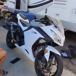 Brand New NINJA 300 FAIRINGS FULL SET WHITE