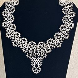 LACE INSPIRED INTRICATE NECKLACE! Silver Plate? STUNNING!