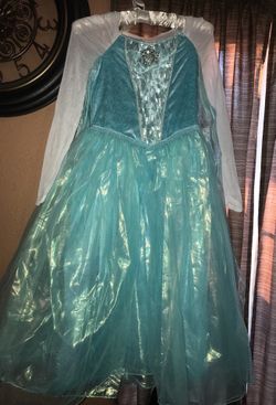 Elsa dress size 9/10 new no tags