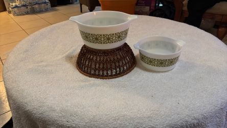 Set Of 2 Vintage Pyrex Bowls