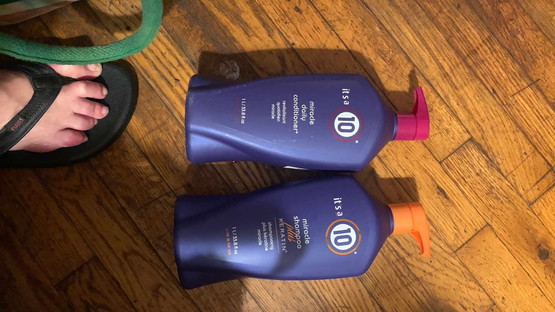 2 BIG Bottles Of It’s A 10 Shampoo & Conditioner