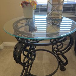4 Glass Tables 