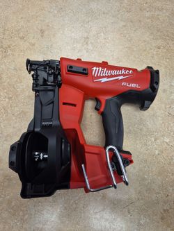 NEW Milwaukee M18 Fuel Brushless Coil Roofing Nailer 2909-20 Tool Only