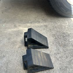 Wheel Choks 