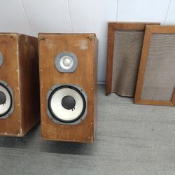 2 JBL Speaker. Vintage JBL.. Call only 